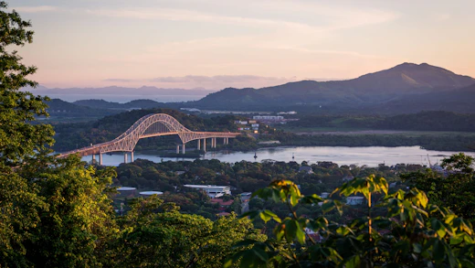 Kreuzfahrten durch den Panamakanal
